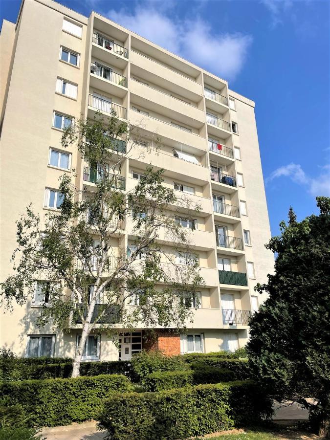 Brossolette Appartement T2 Spacieux Et Lumineux Balcon Vue Degagee Reims Bagian luar foto